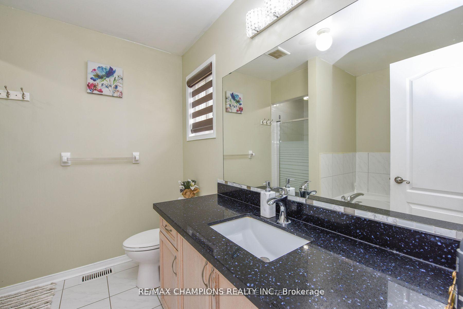 Photo 21 of 30 Feather Reed Way, Brampton, Sandringham-Wellington — HOMEH