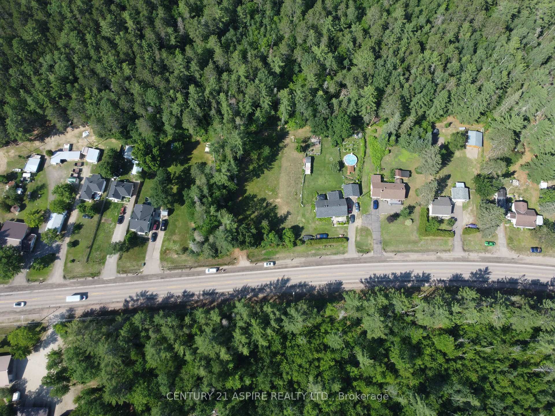 Photo 3 of 33572 Highway 17, Deep River, Deep River — HOMEH