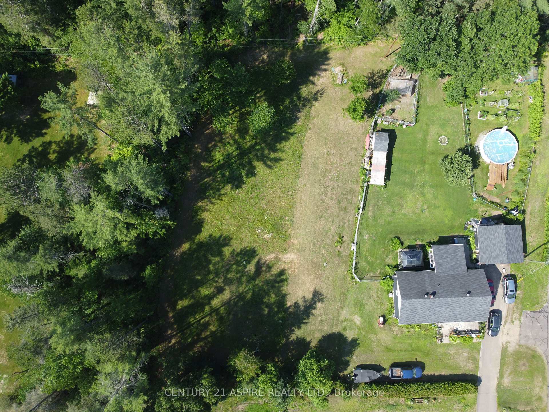 Photo 5 of 33572 Highway 17, Deep River, Deep River — HOMEH