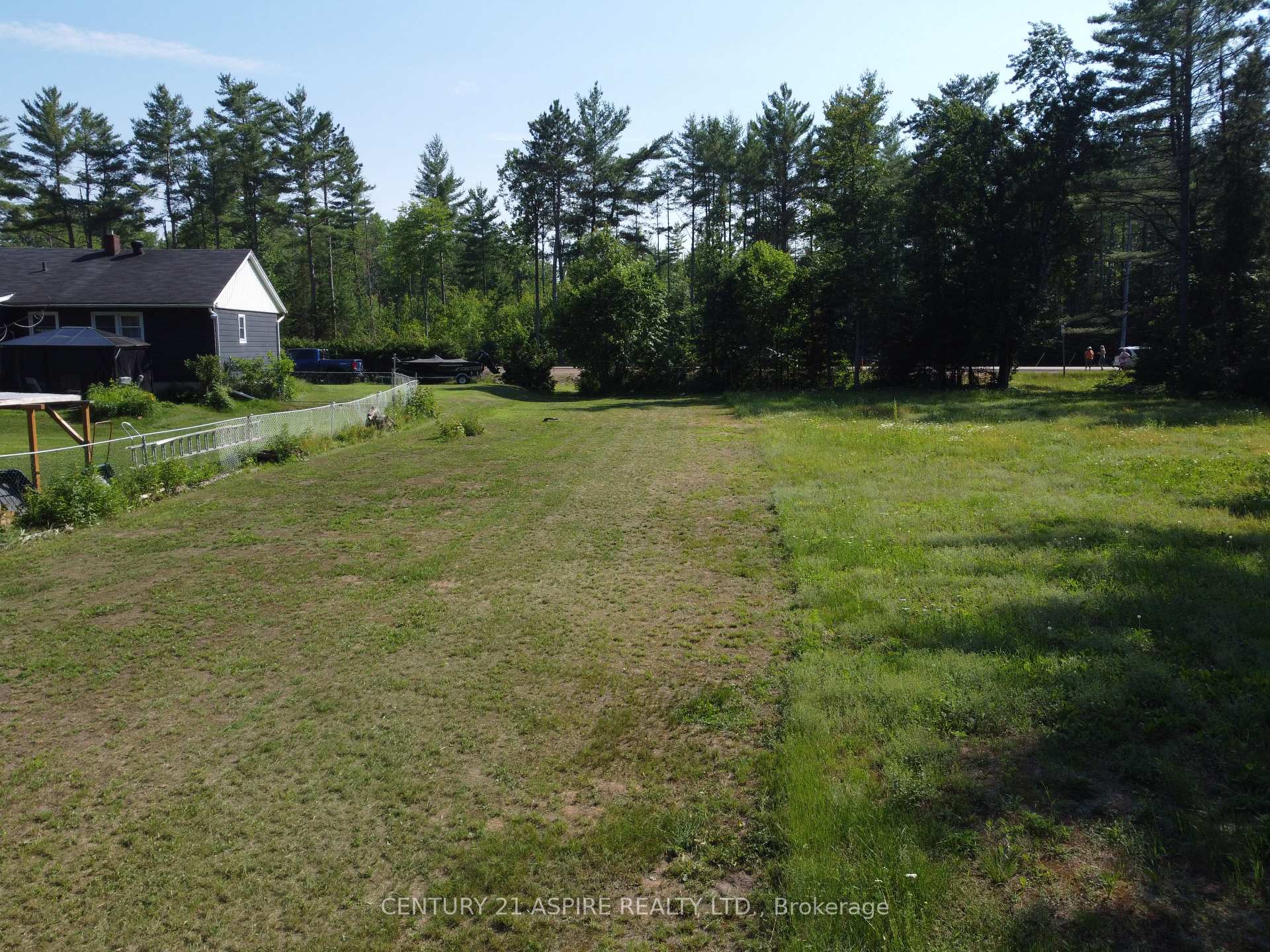 Photo 7 of 33572 Highway 17, Deep River, Deep River — HOMEH