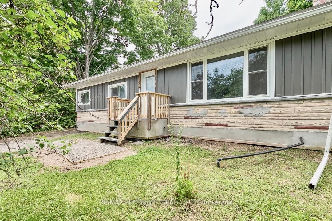 Photo 2 of 310 Esther Street, Pembroke, Pembroke — HOMEH