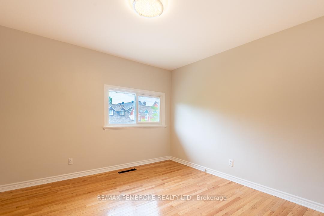 Photo 22 of 310 Esther Street, Pembroke, Pembroke — HOMEH
