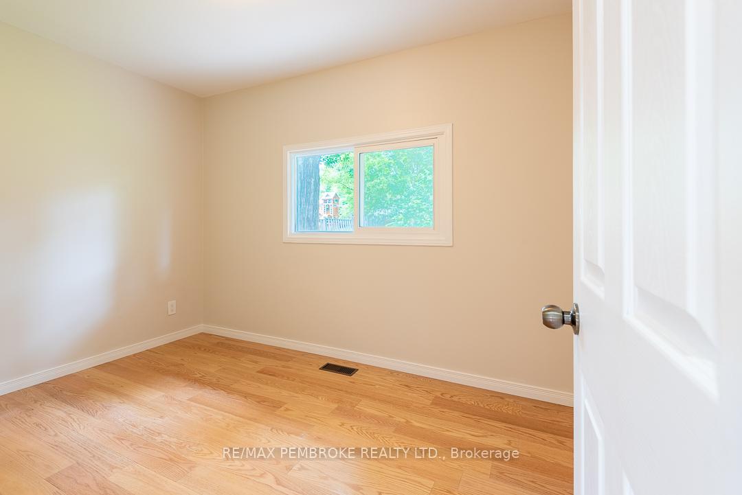 Photo 25 of 310 Esther Street, Pembroke, Pembroke — HOMEH