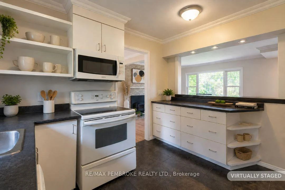 Photo 13 of 310 Esther Street, Pembroke, Pembroke — HOMEH