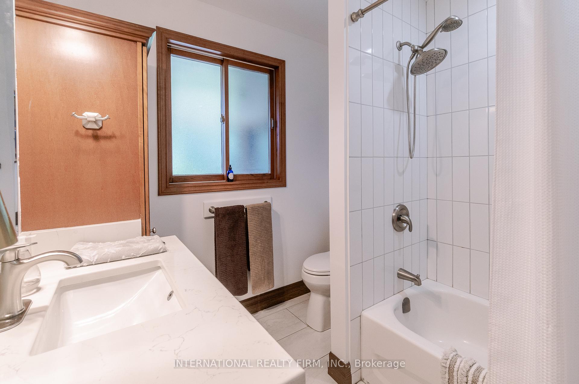 Photo 16 of 324 Bethune Drive N, Gravenhurst, Muskoka (S) — HOMEH