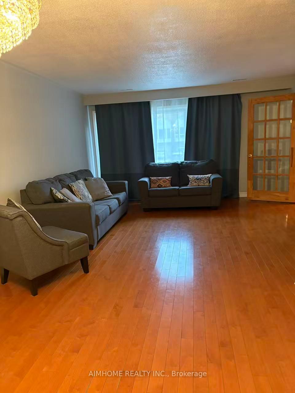 Photo 3 of 18 Lynch Road, North York, Don Valley Village — HOMEH