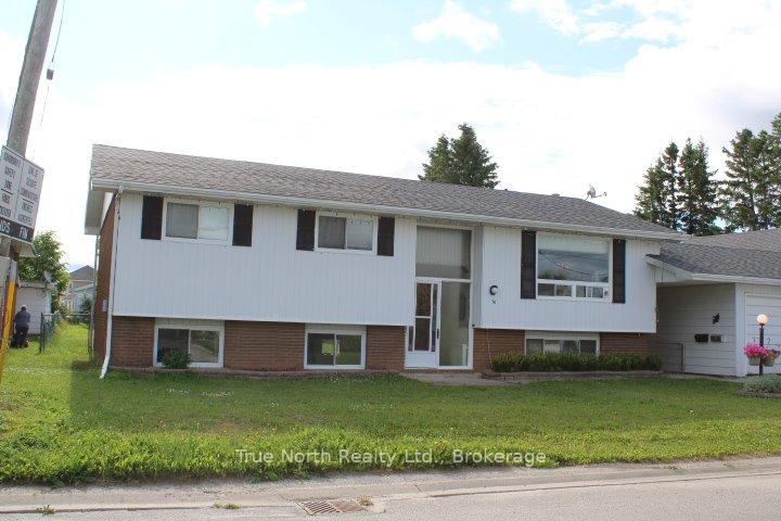 Photo 1 of 16 Brock Crescent, Kapuskasing — HOMEH