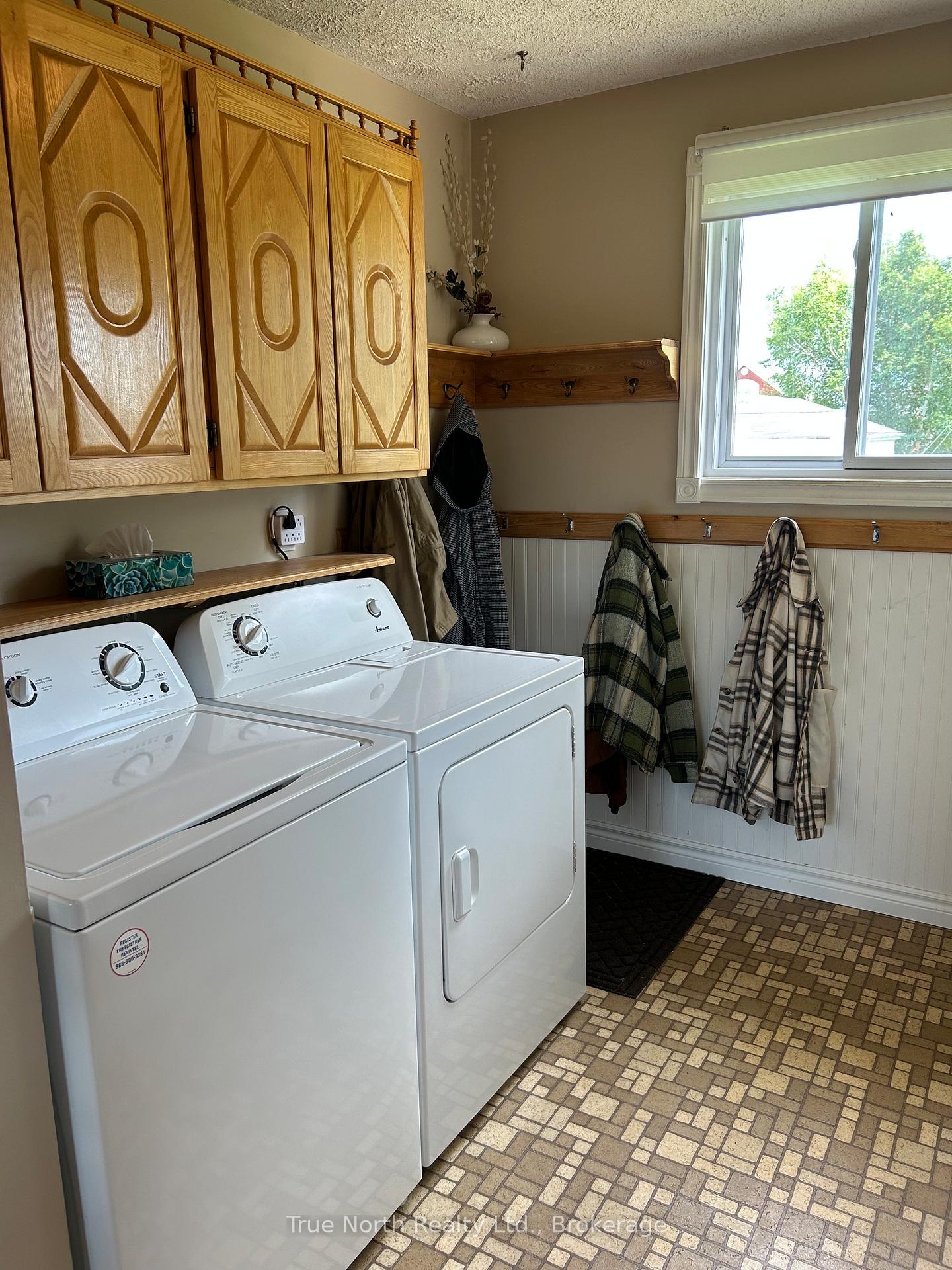 Photo 14 of 16 Brock Crescent, Kapuskasing — HOMEH
