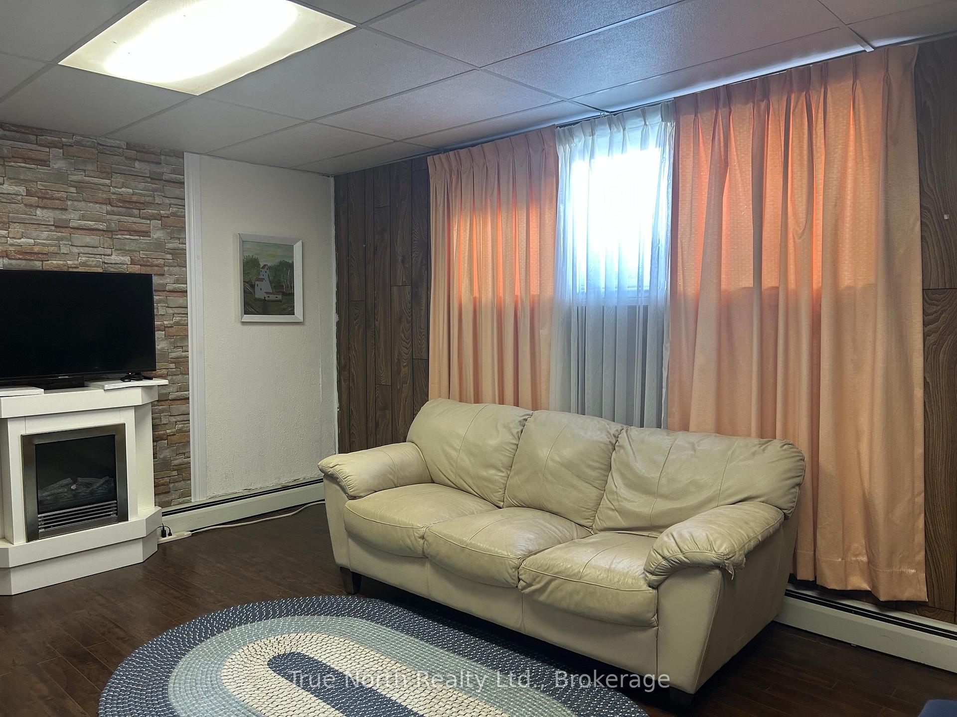 Photo 17 of 16 Brock Crescent, Kapuskasing — HOMEH
