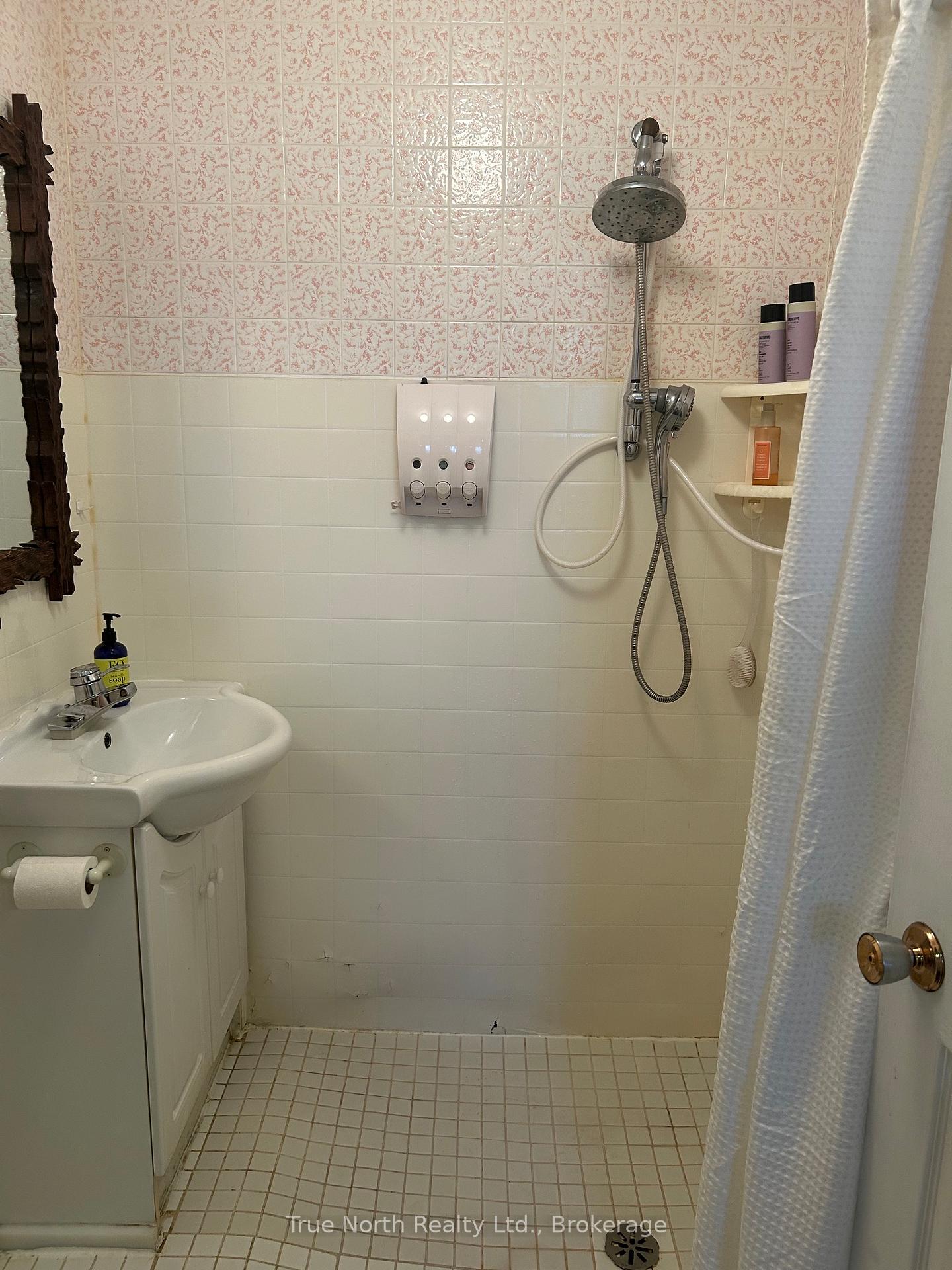 Photo 19 of 16 Brock Crescent, Kapuskasing — HOMEH