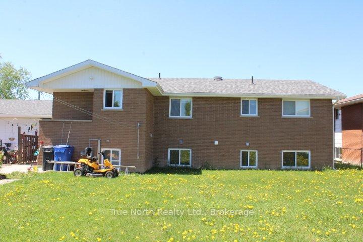 Photo 27 of 16 Brock Crescent, Kapuskasing — HOMEH