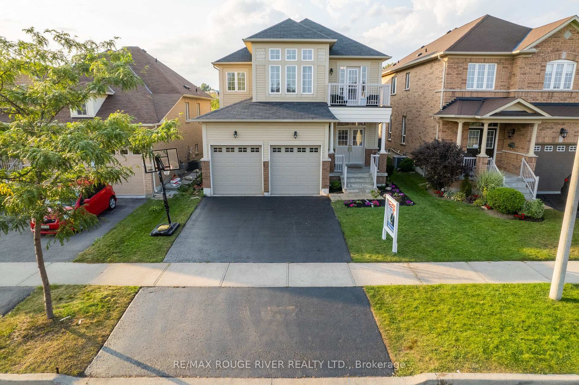 Photo 1 of 58 Albert Street, Clarington, Bowmanville — HOMEH