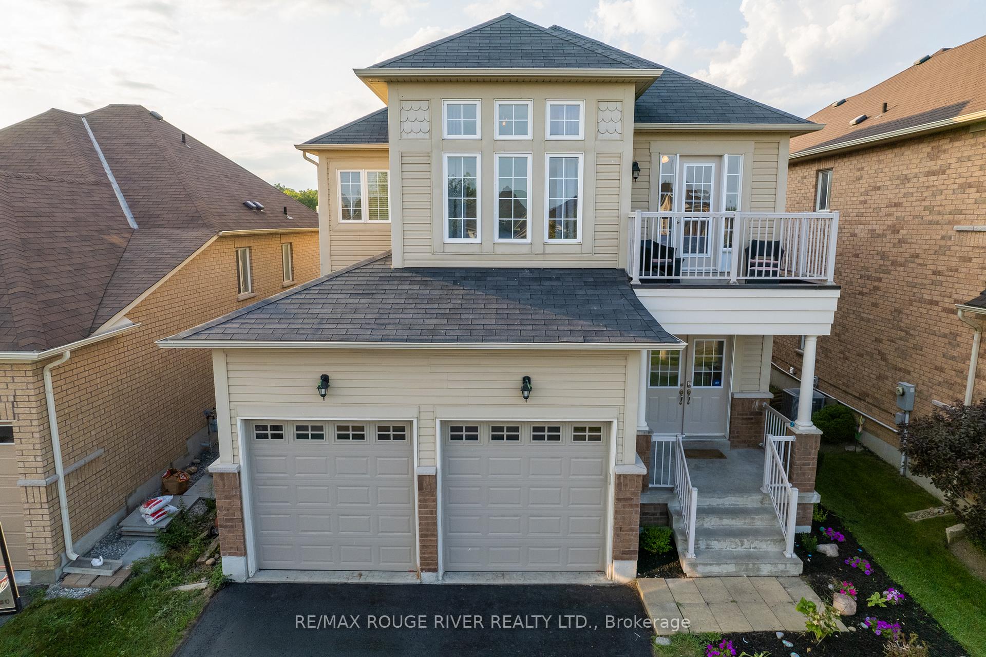 Photo 3 of 58 Albert Street, Clarington, Bowmanville — HOMEH