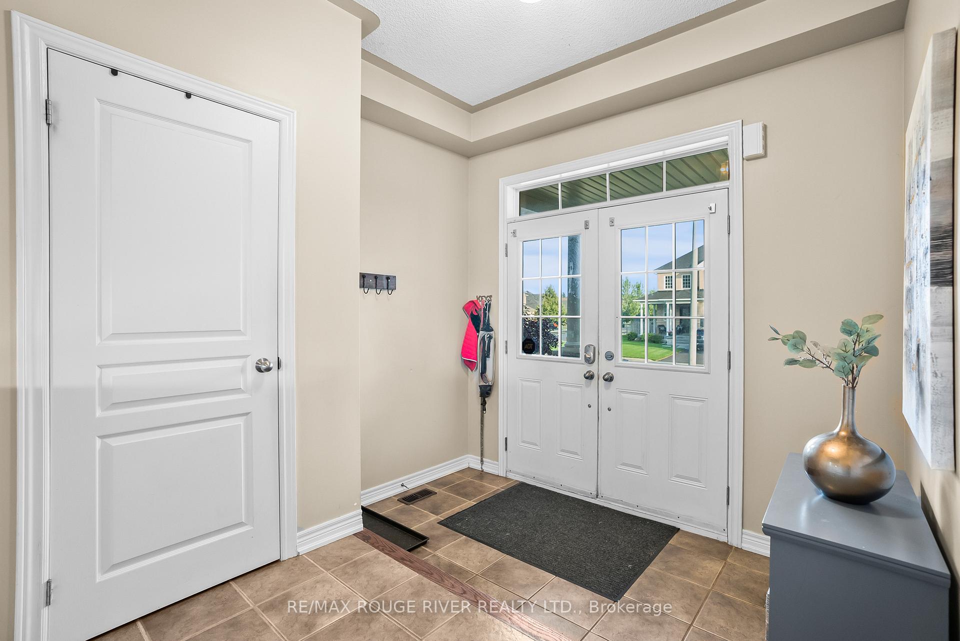 Photo 5 of 58 Albert Street, Clarington, Bowmanville — HOMEH