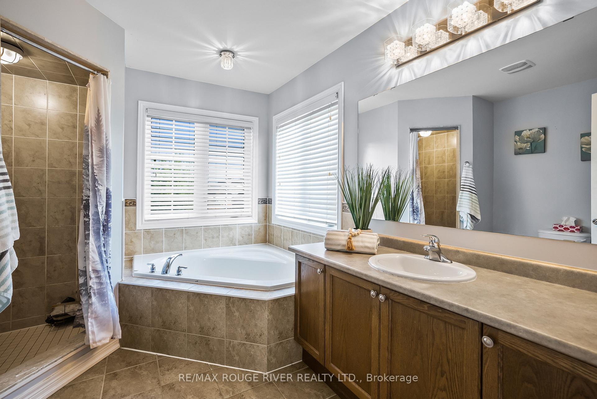 Photo 31 of 58 Albert Street, Clarington, Bowmanville — HOMEH