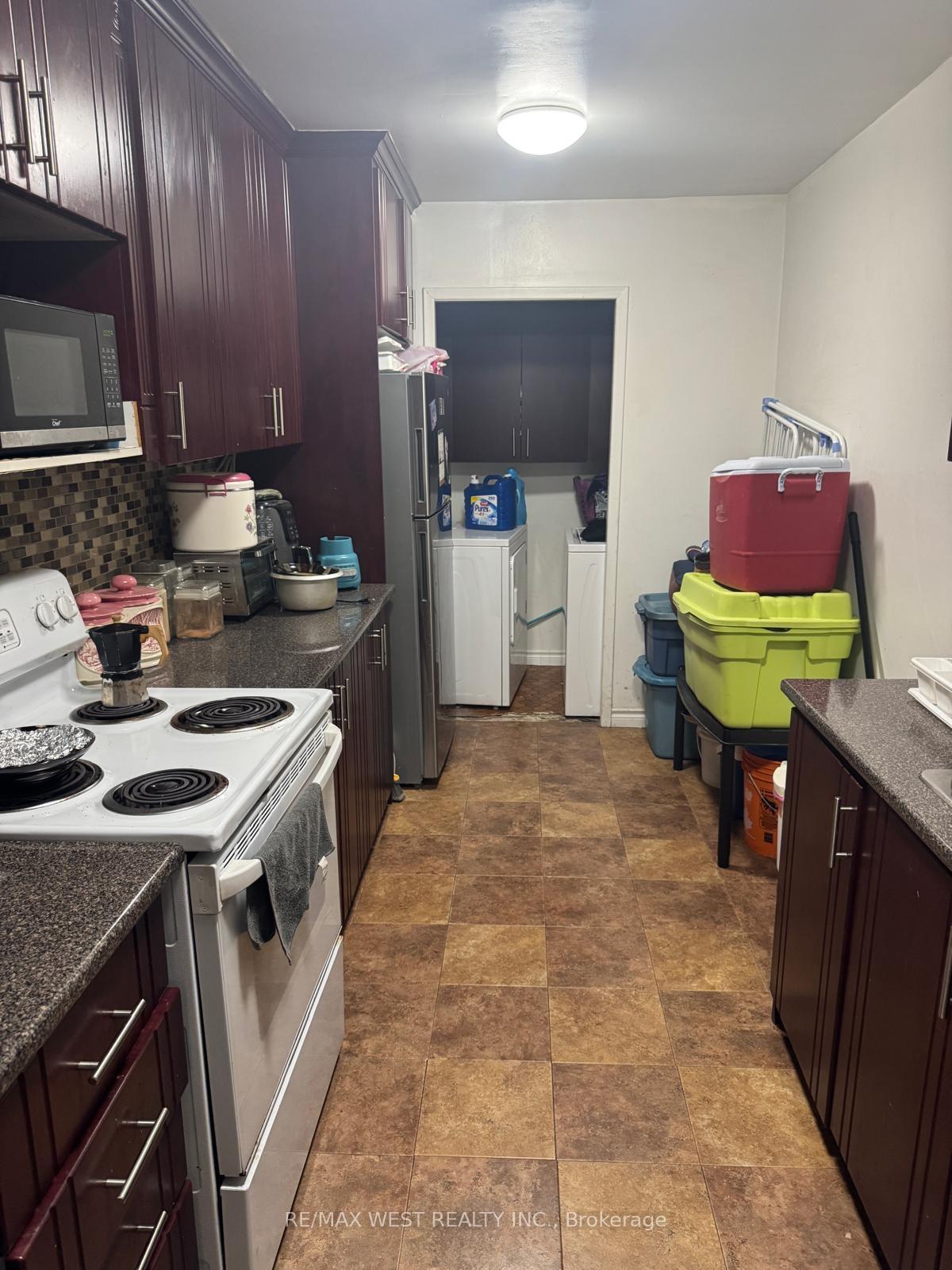 Photo 6 of Unit 2309, 390 Dixon Road, Etobicoke, Kingsview Village-The Westway — HOMEH