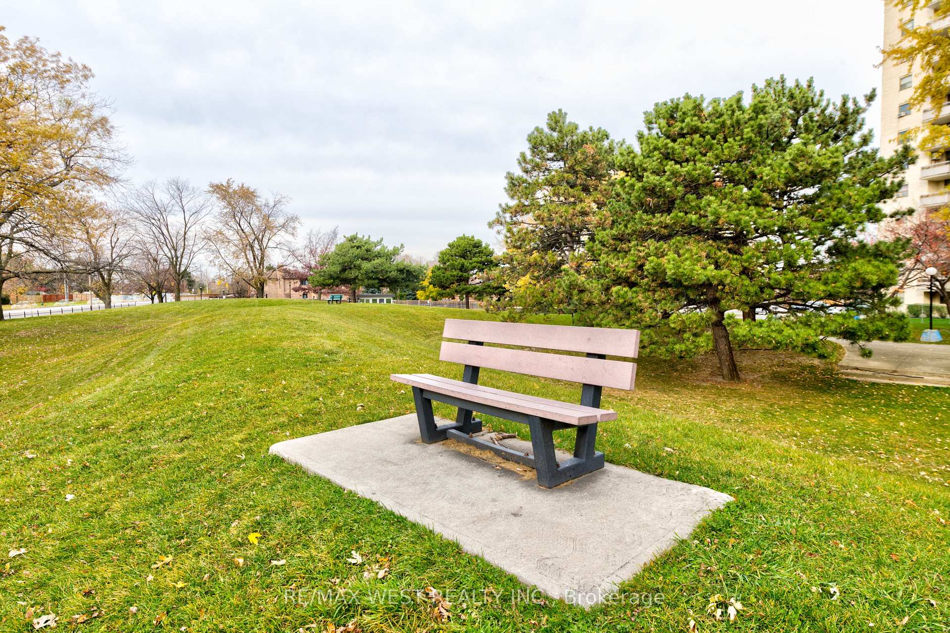 Photo 19 of Unit 2309, 390 Dixon Road, Etobicoke, Kingsview Village-The Westway — HOMEH