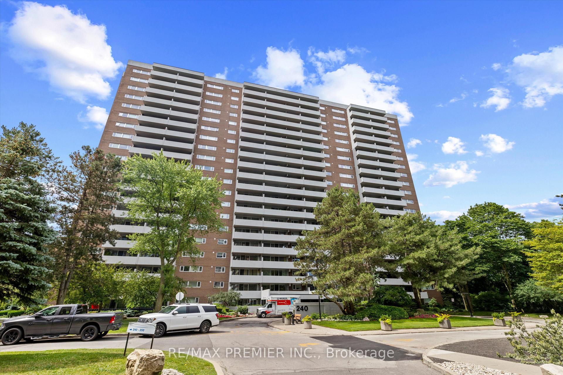 Photo 1 of Unit 711, 240 Scarlett Road, Toronto, Rockcliffe-Smythe — HOMEH