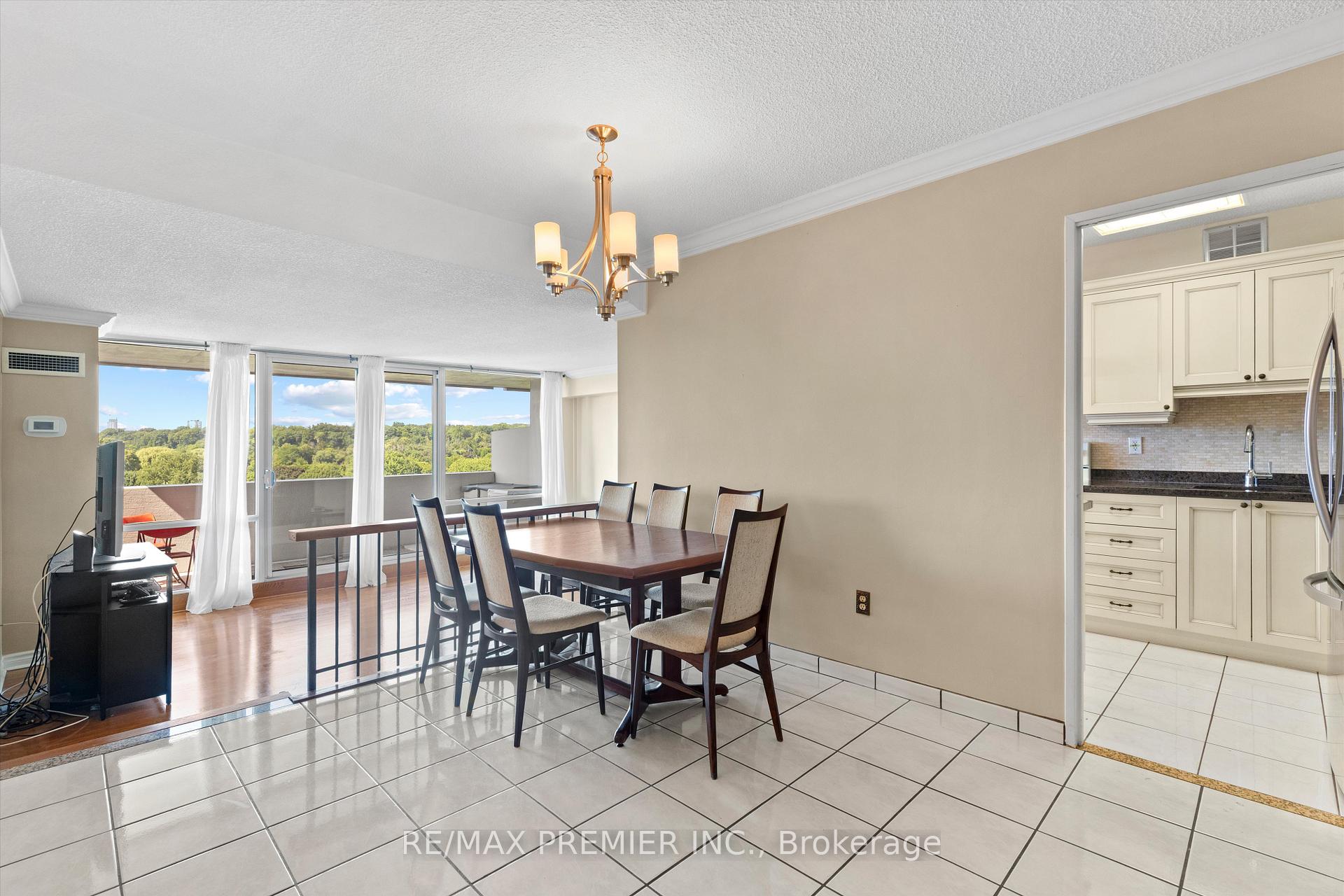 Photo 7 of Unit 711, 240 Scarlett Road, Toronto, Rockcliffe-Smythe — HOMEH