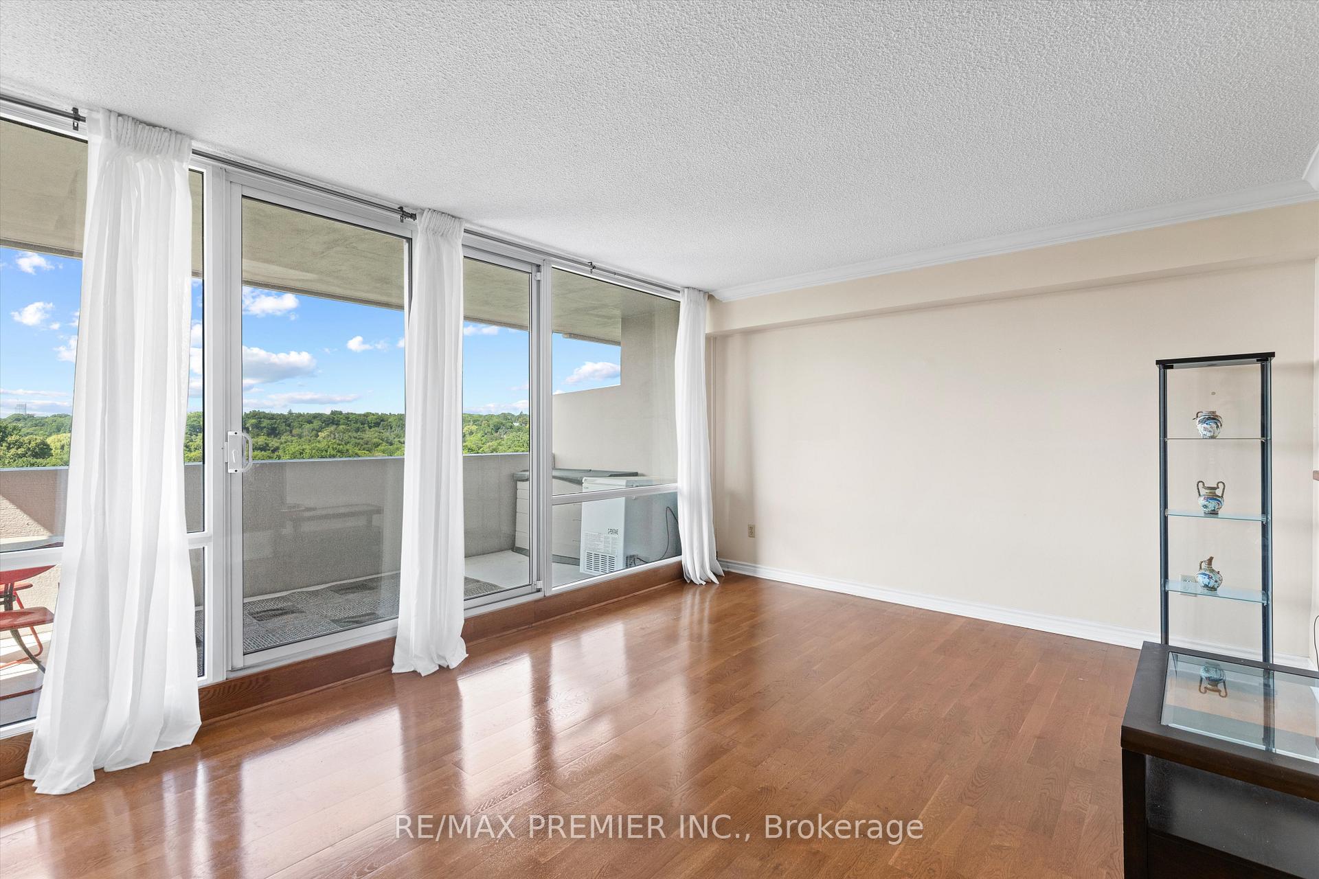 Photo 14 of Unit 711, 240 Scarlett Road, Toronto, Rockcliffe-Smythe — HOMEH