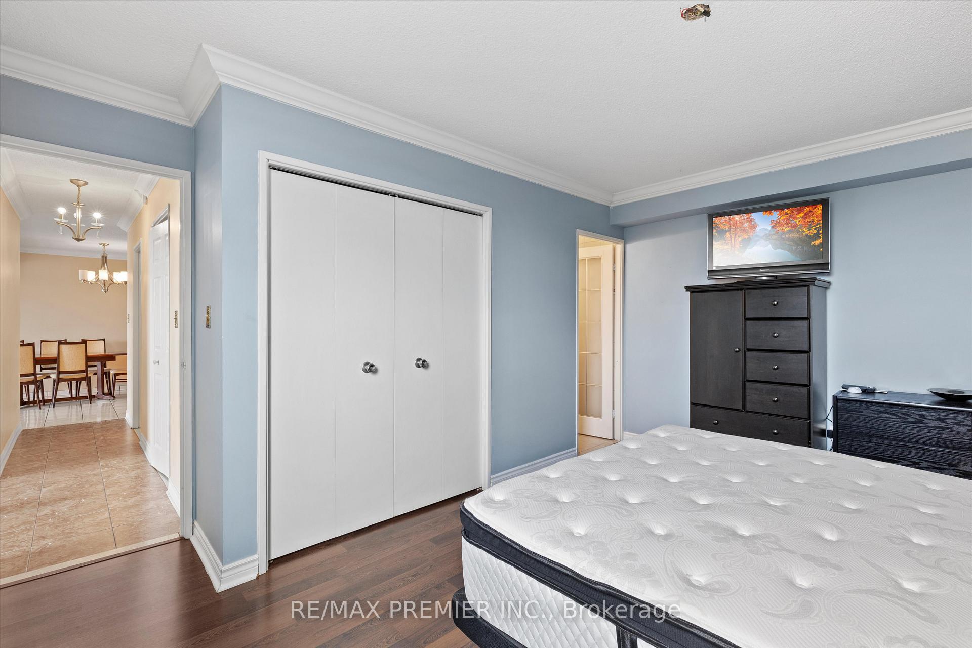 Photo 19 of Unit 711, 240 Scarlett Road, Toronto, Rockcliffe-Smythe — HOMEH