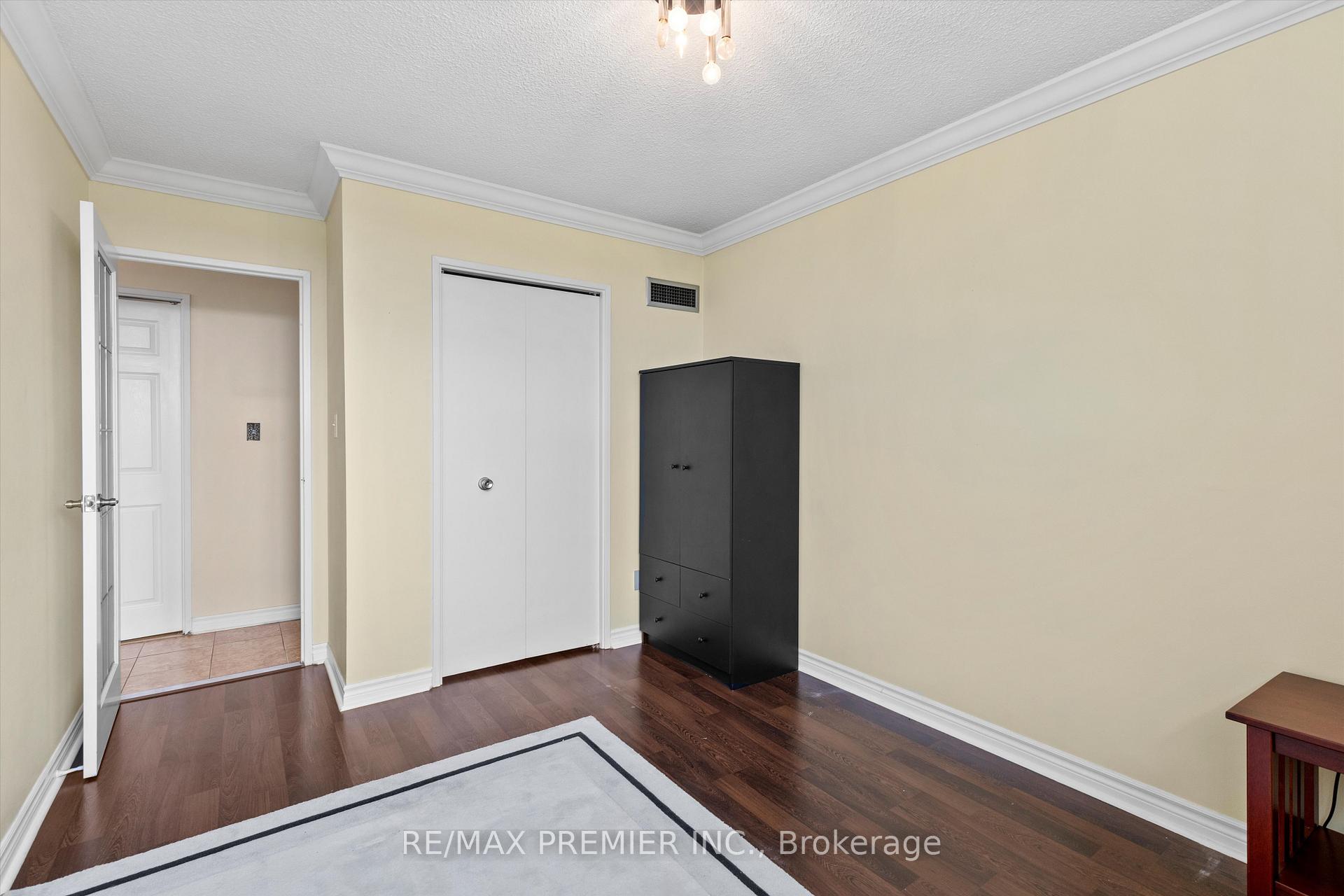 Photo 22 of Unit 711, 240 Scarlett Road, Toronto, Rockcliffe-Smythe — HOMEH