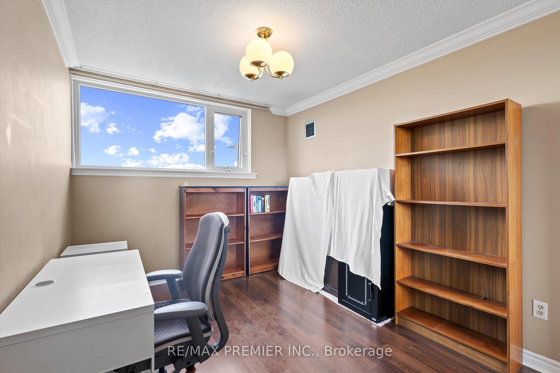 Photo 31 of Unit 711, 240 Scarlett Road, Toronto, Rockcliffe-Smythe — HOMEH