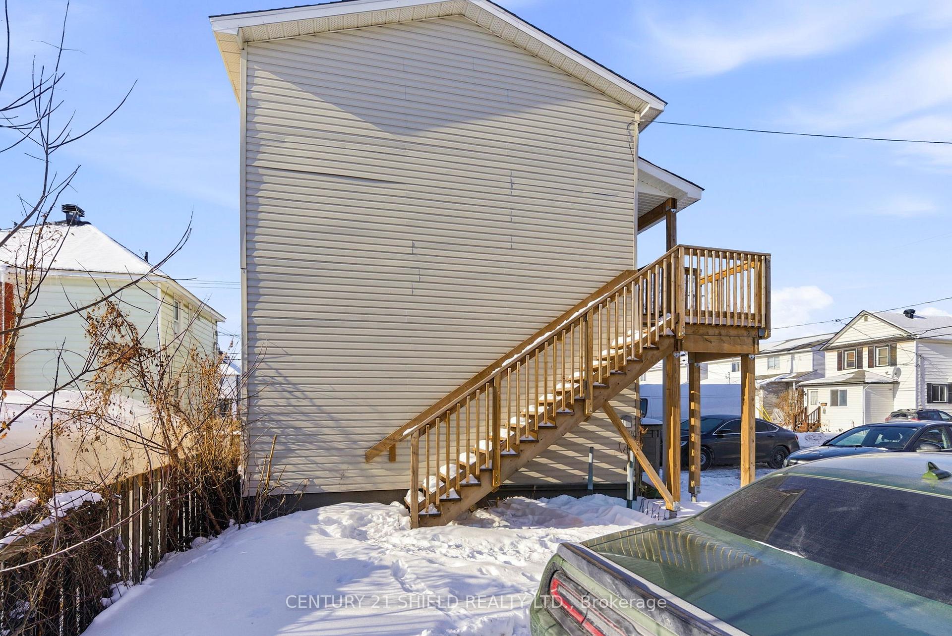 Photo 4 of 46 Gulf Street W, Cornwall, Cornwall — HOMEH