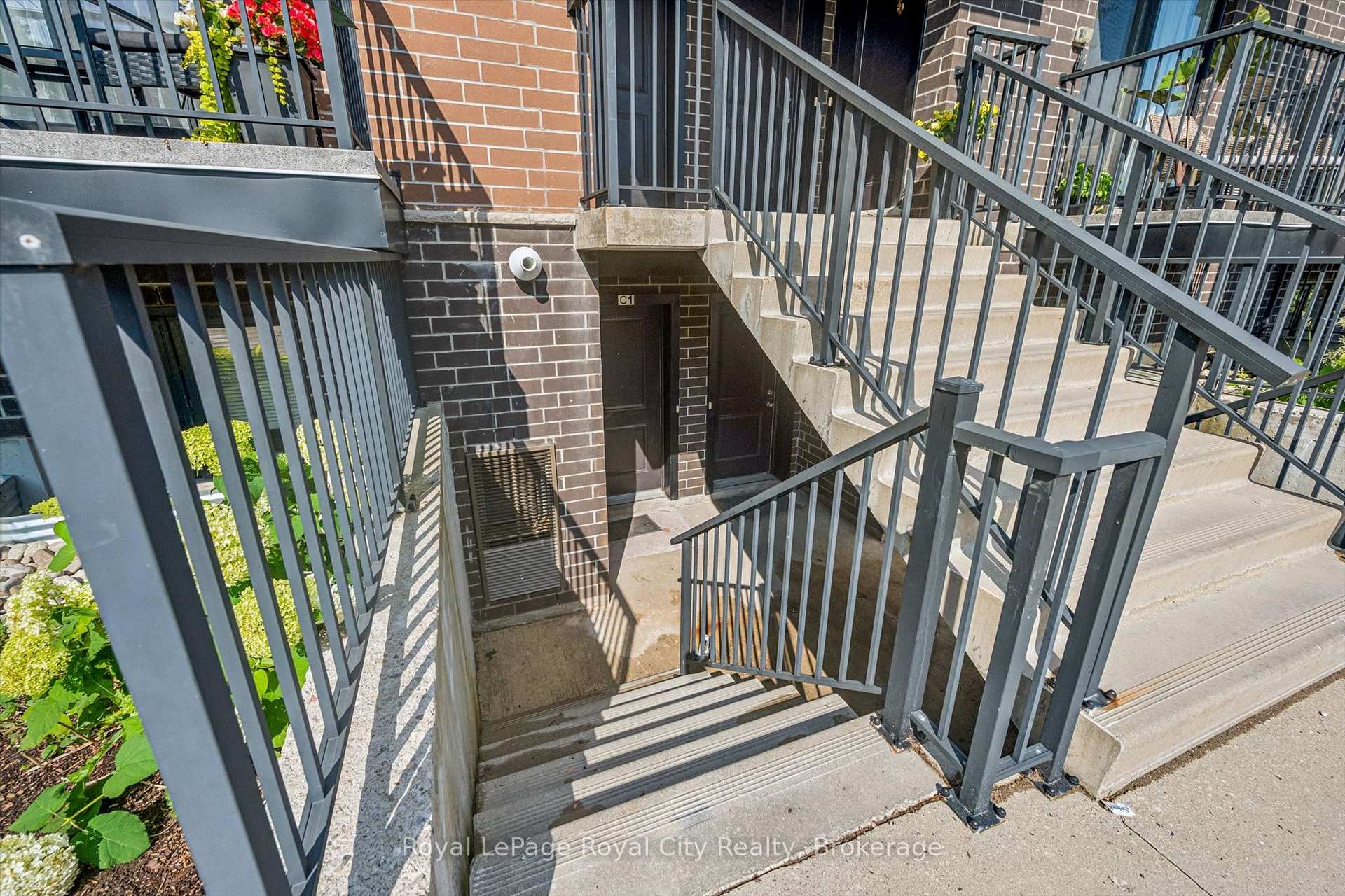Photo 2 of Unit C1, 190 Century Hill Drive, Kitchener, Country Hills — HOMEH