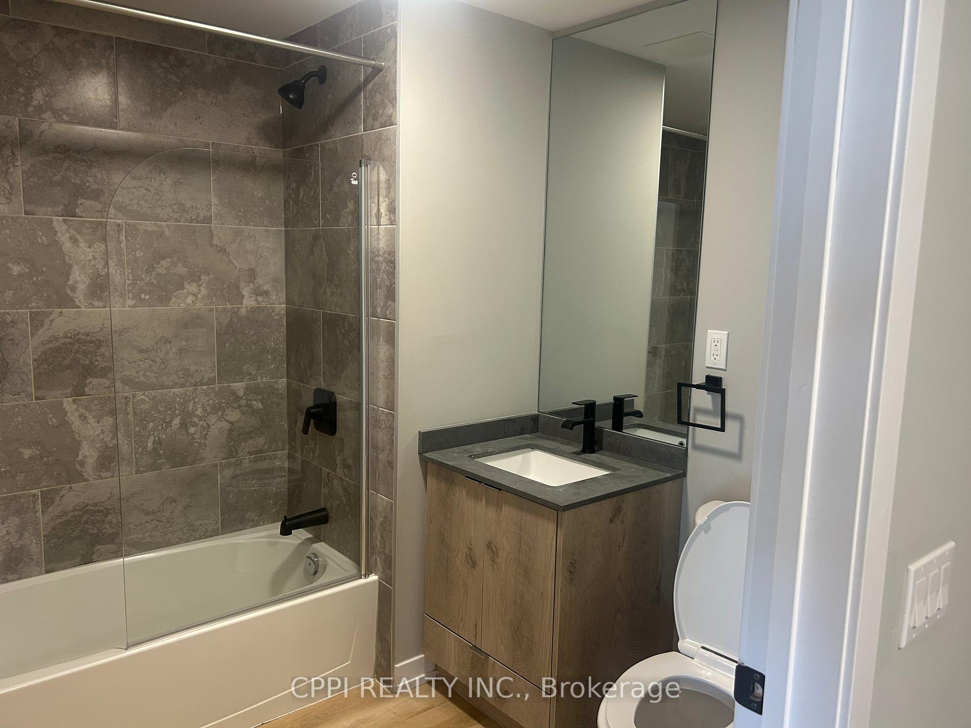 Photo 2 of Unit 303, 70 King Street E, Oshawa, Central — HOMEH