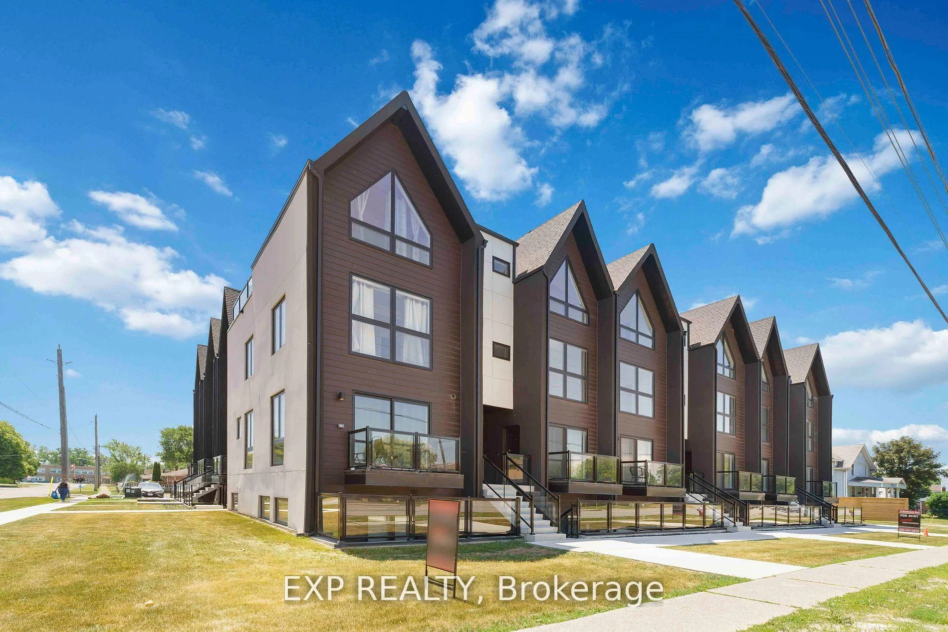 Photo 2 of Unit 306, 7277 Wilson Crescent, Niagara Falls, Oldfield — HOMEH