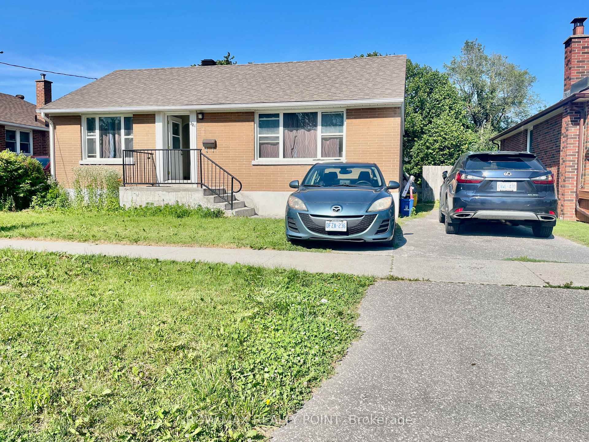 Photo 2 of 321 Highland Avenue W, Oshawa, Central — HOMEH