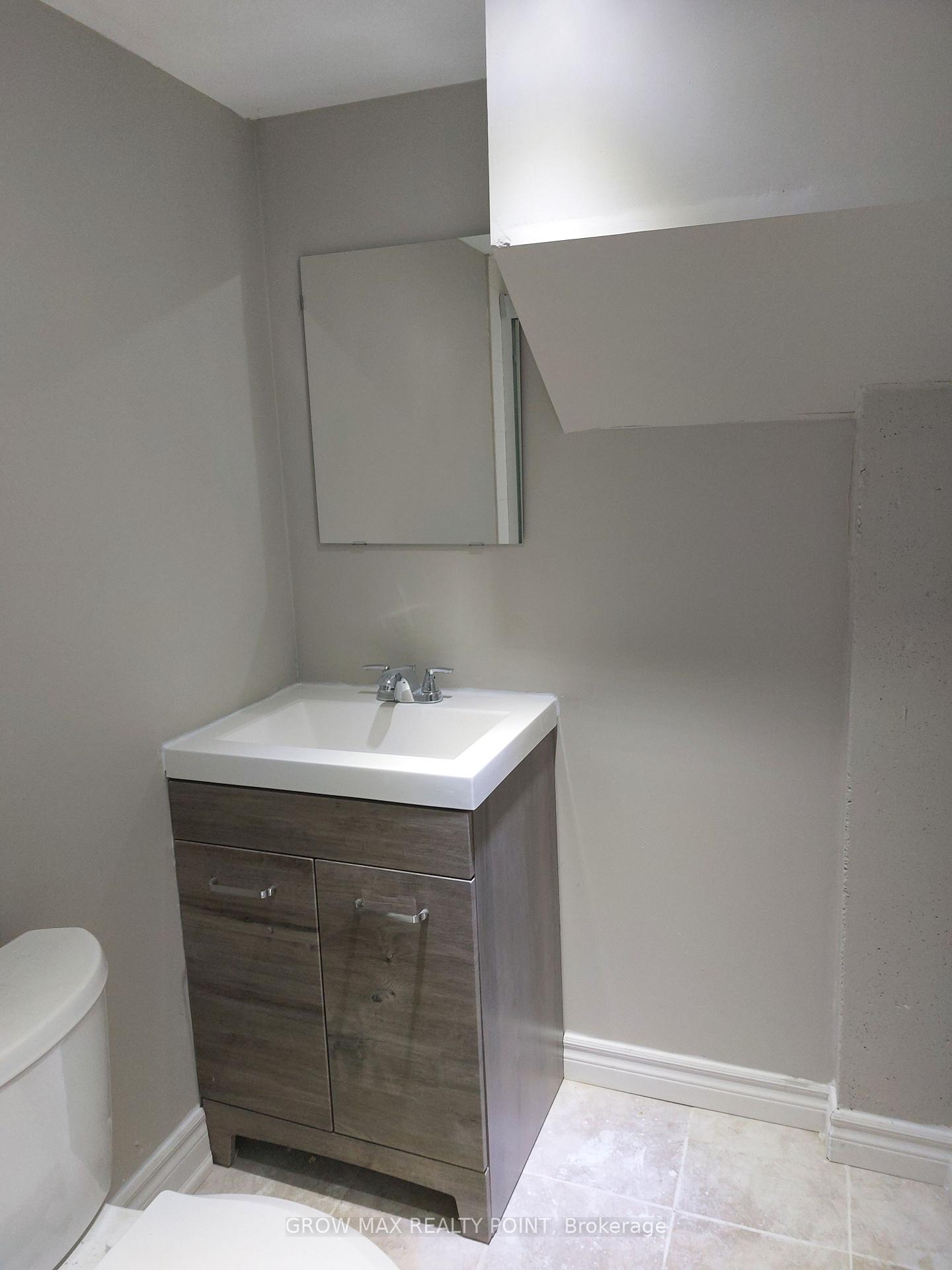 Photo 7 of 321 Highland Avenue W, Oshawa, Central — HOMEH