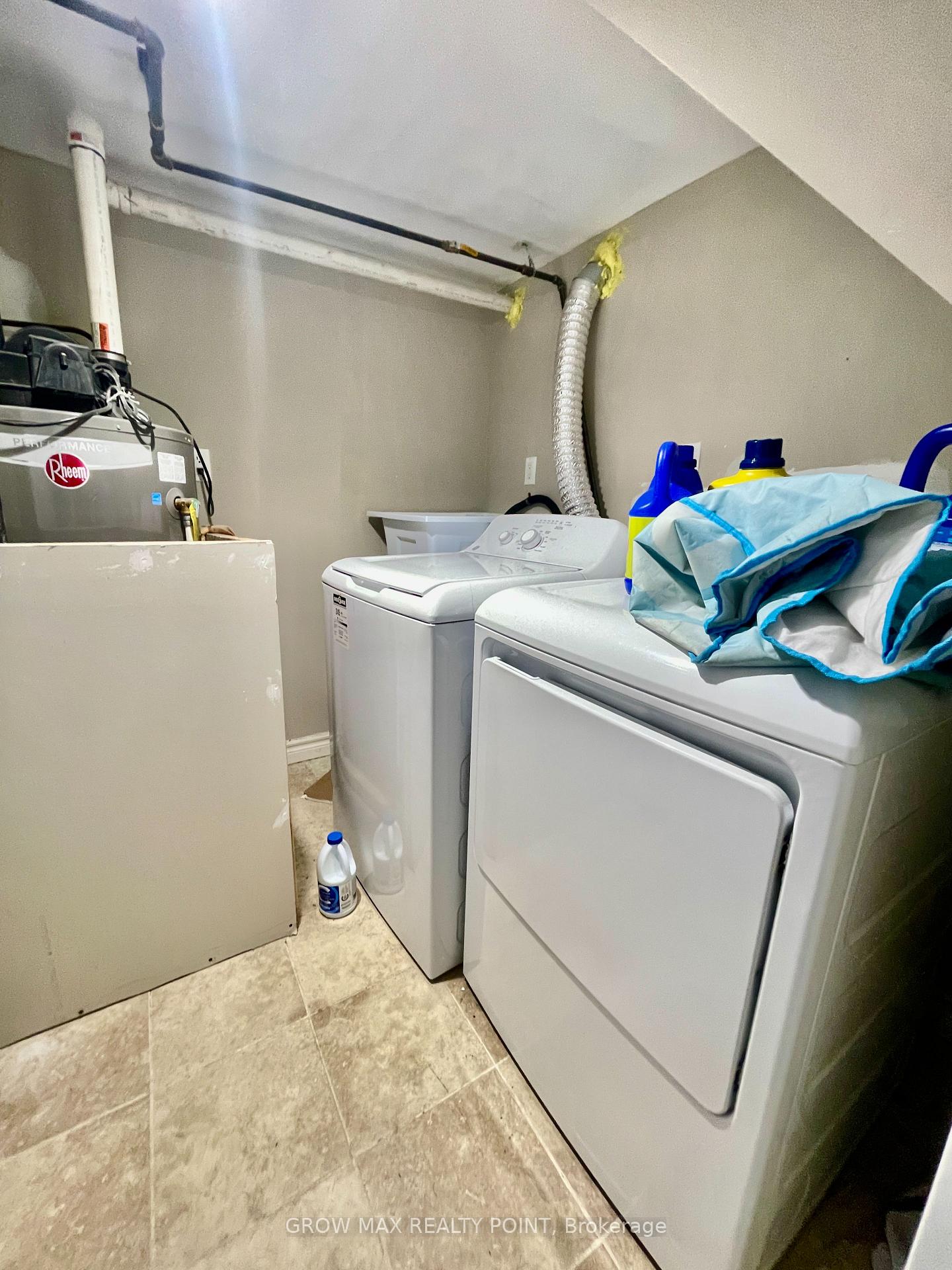 Photo 16 of 321 Highland Avenue W, Oshawa, Central — HOMEH