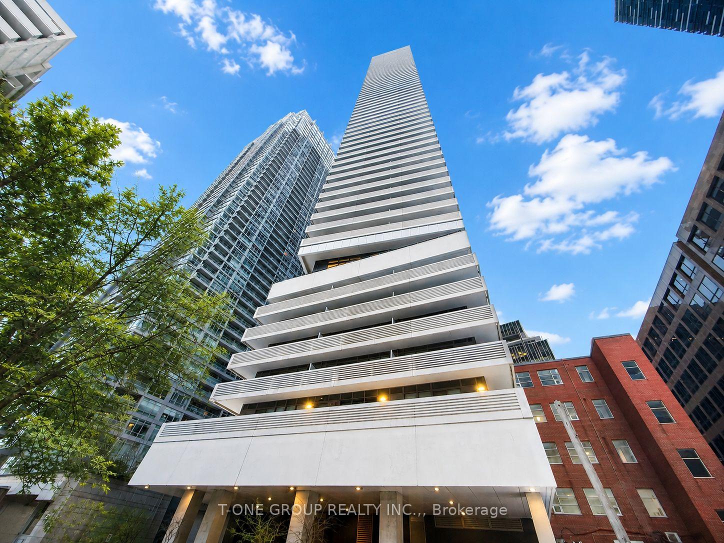 Front of Unit 5409, 2221 Yonge Street