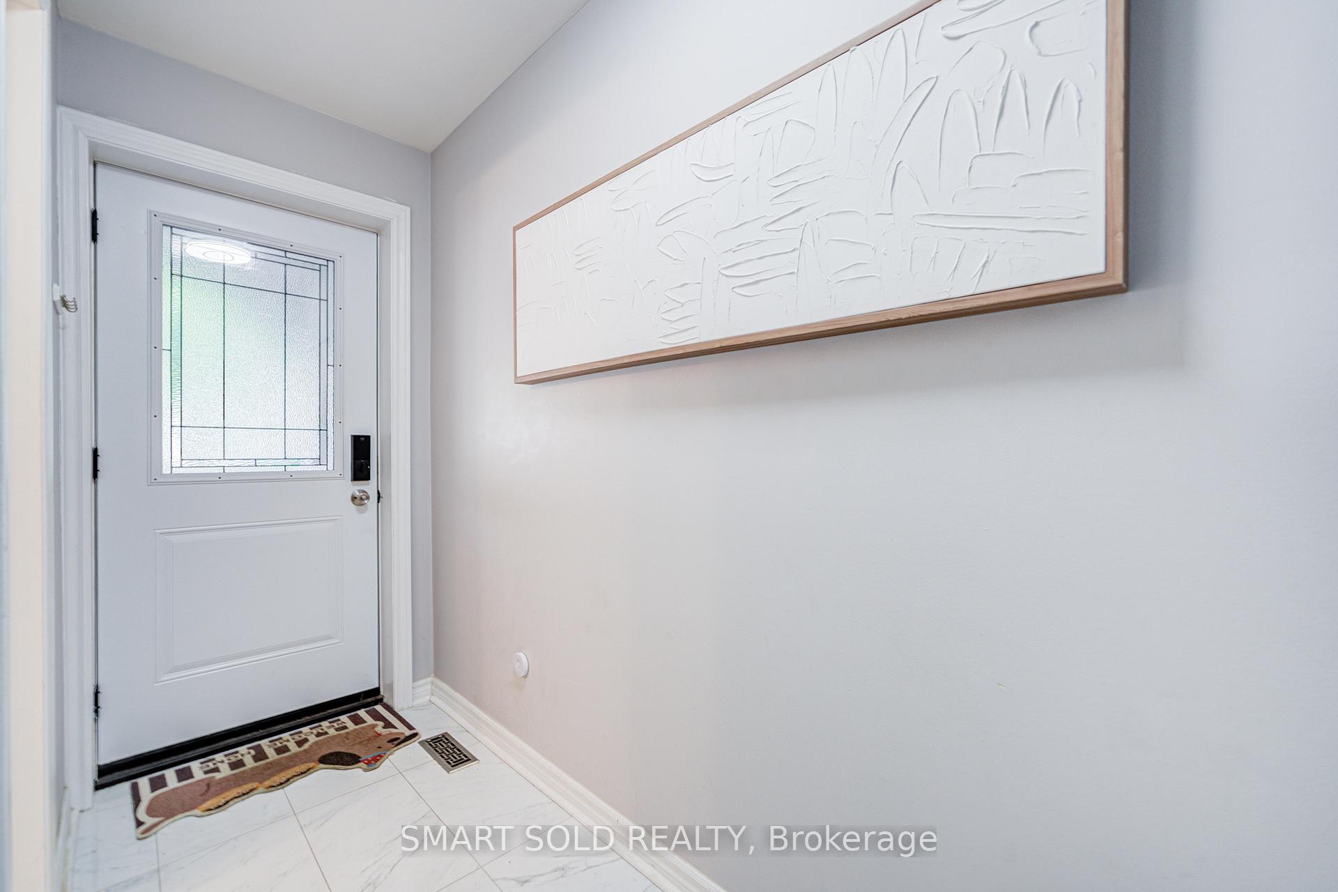 Photo 2 of Unit 9, 81 Rameau Drive, North York, Hillcrest Village — HOMEH