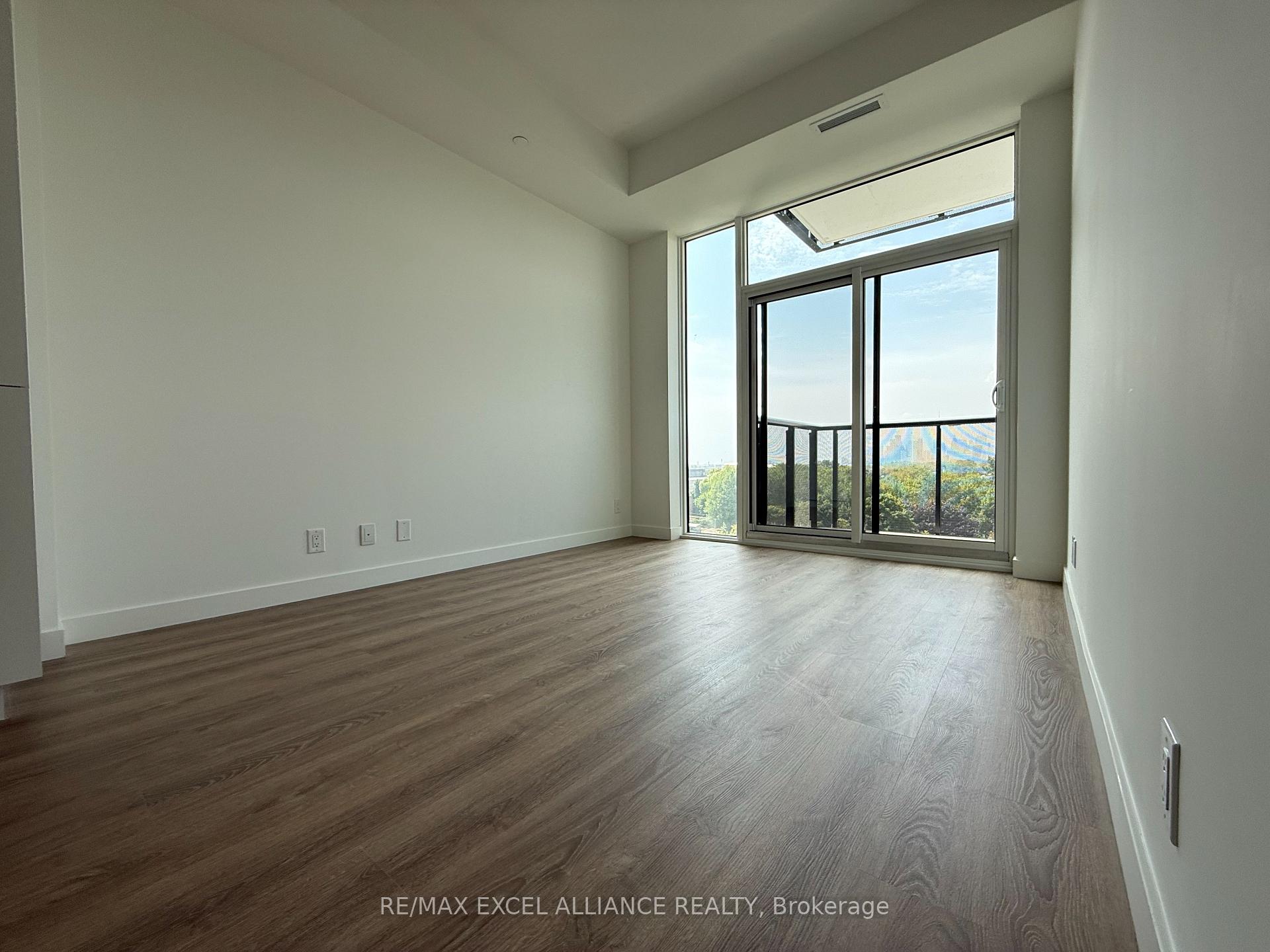 Photo 3 of Unit 717, 1050 Eastern Avenue, Toronto, The Beaches — HOMEH