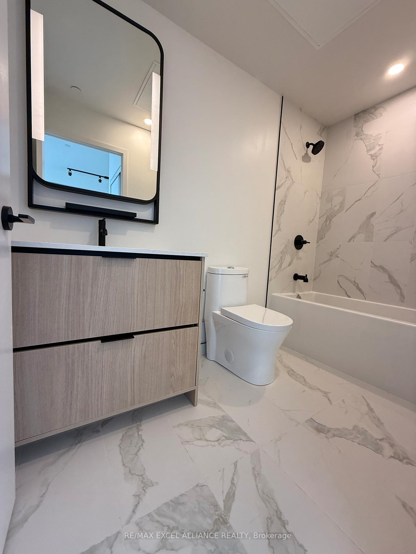 Photo 4 of Unit 717, 1050 Eastern Avenue, Toronto, The Beaches — HOMEH
