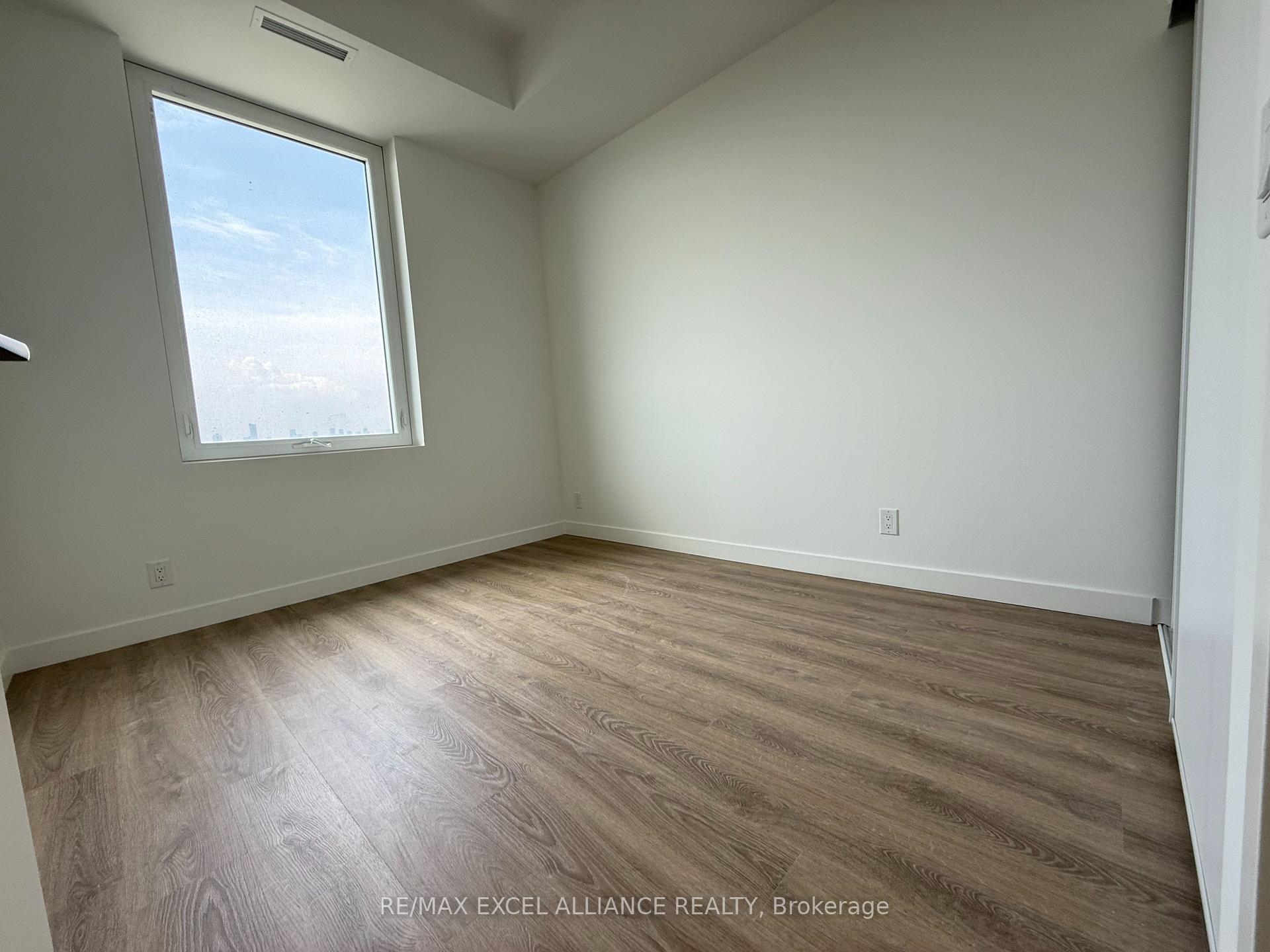 Photo 5 of Unit 717, 1050 Eastern Avenue, Toronto, The Beaches — HOMEH