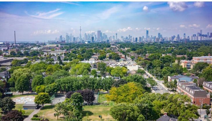 Photo 11 of Unit 717, 1050 Eastern Avenue, Toronto, The Beaches — HOMEH