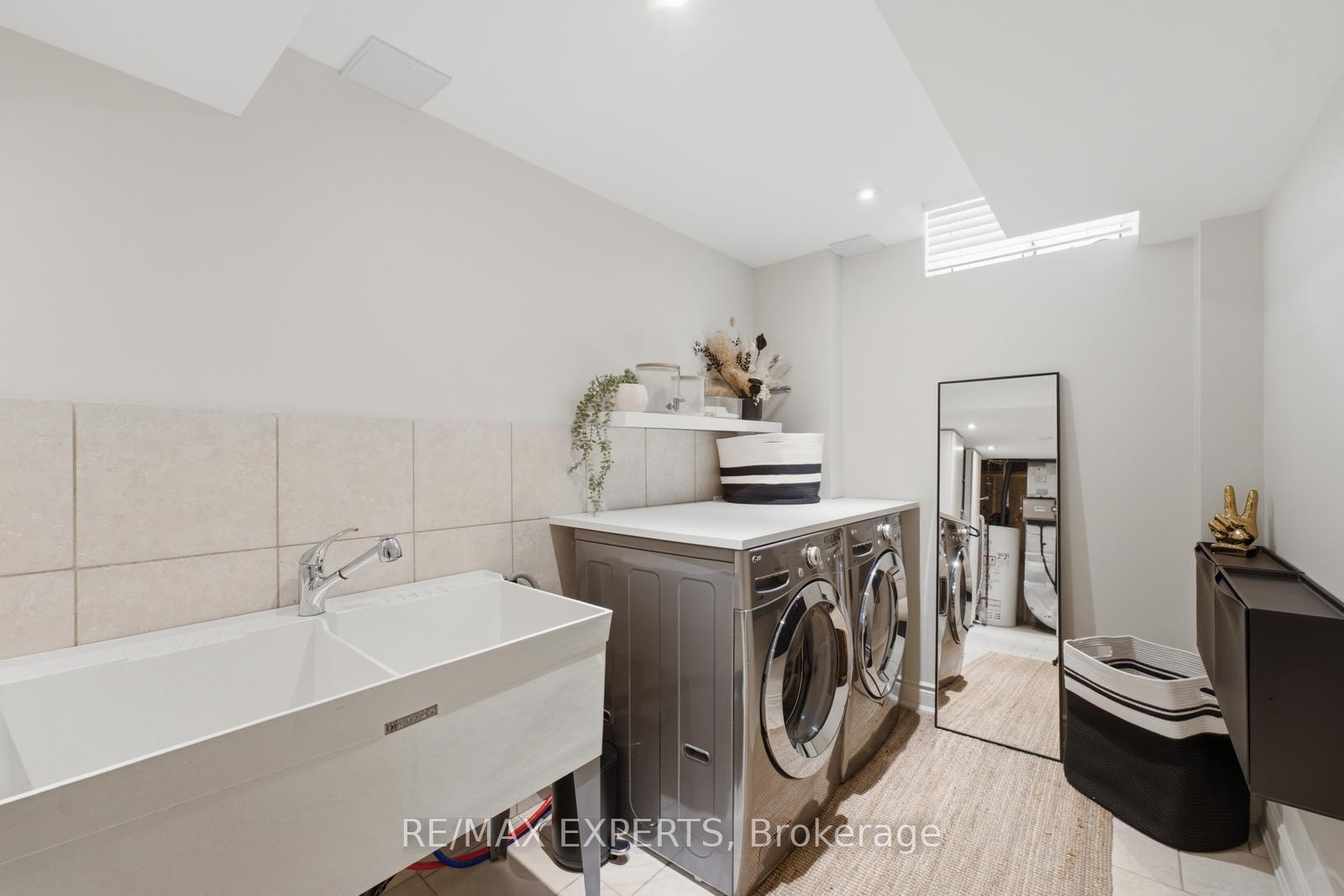 Photo 34 of 30 Lismer Crescent, Caledon, Bolton West — HOMEH