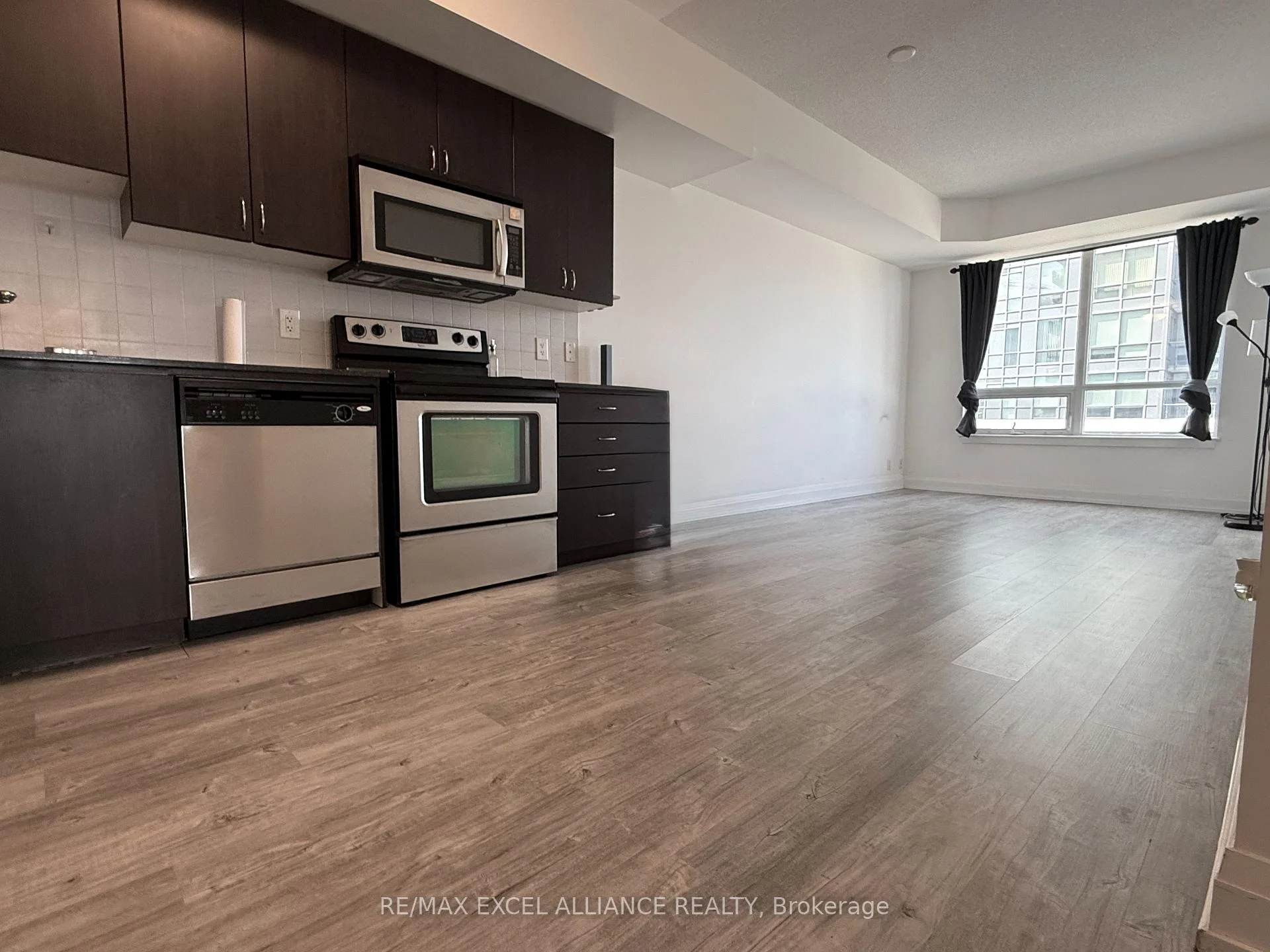 Front of Unit 405, 1 De Boers Drive
