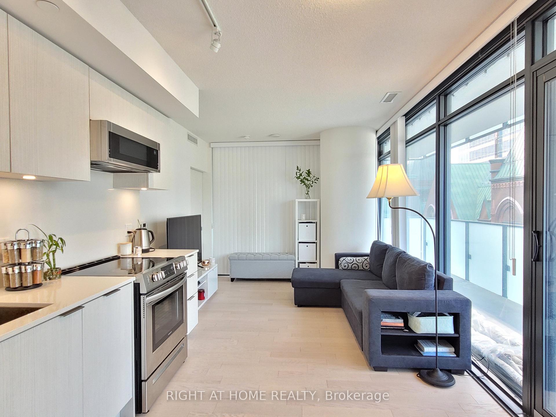 Photo 1 of Unit 0912, 25 Richmond Street E, Toronto, Church-Yonge Corridor — HOMEH