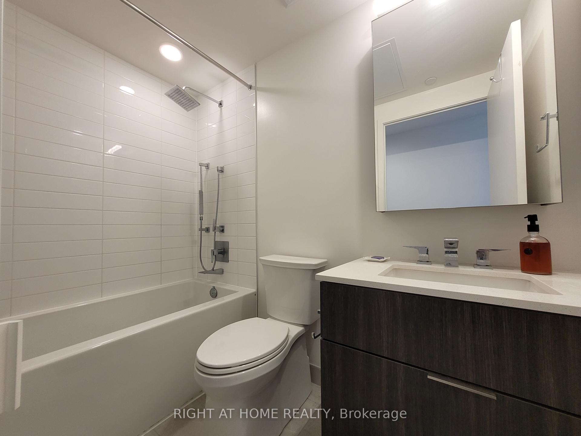 Photo 6 of Unit 0912, 25 Richmond Street E, Toronto, Church-Yonge Corridor — HOMEH
