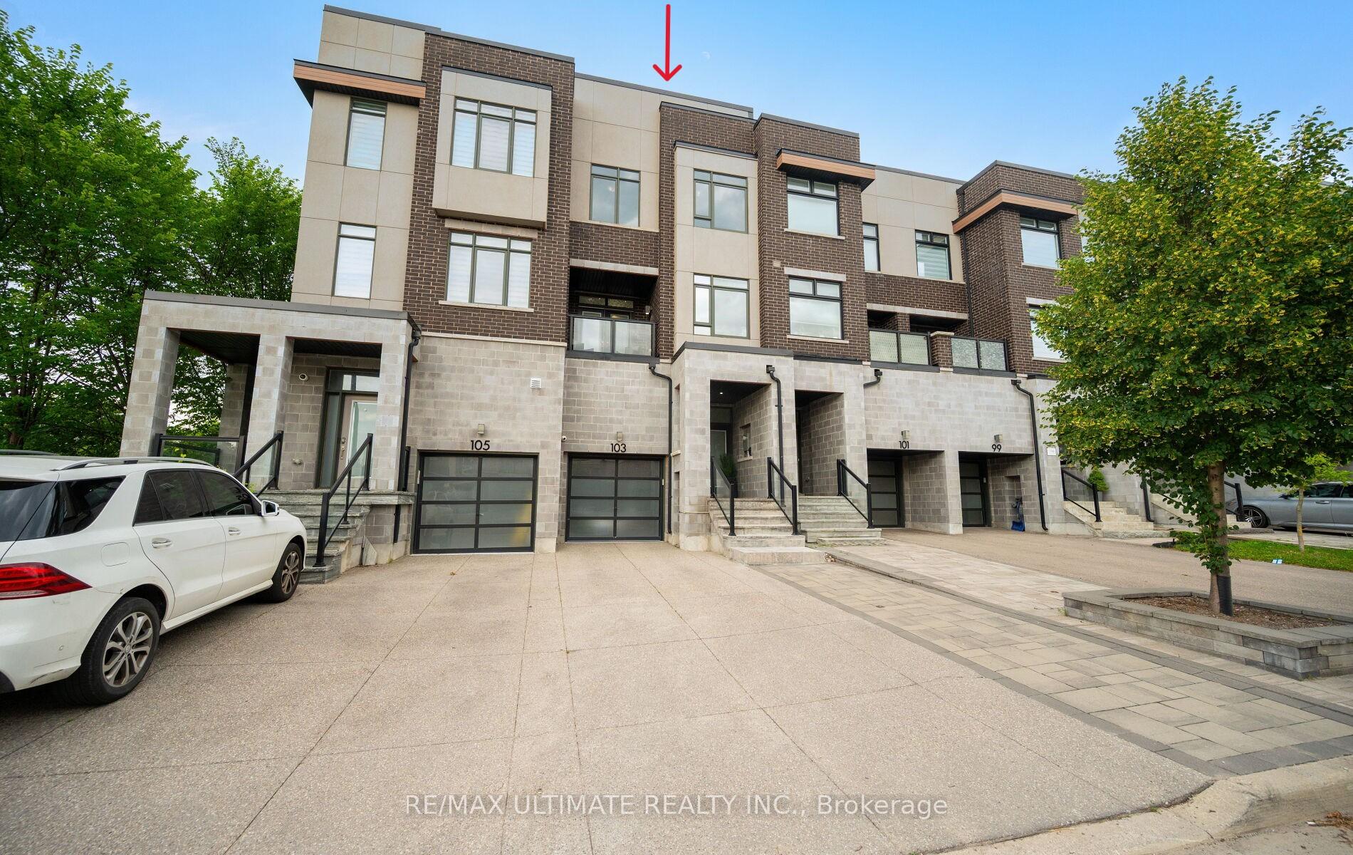 Photo 2 of 103 Glenngarry Crescent, Vaughan, Rural Vaughan — HOMEH