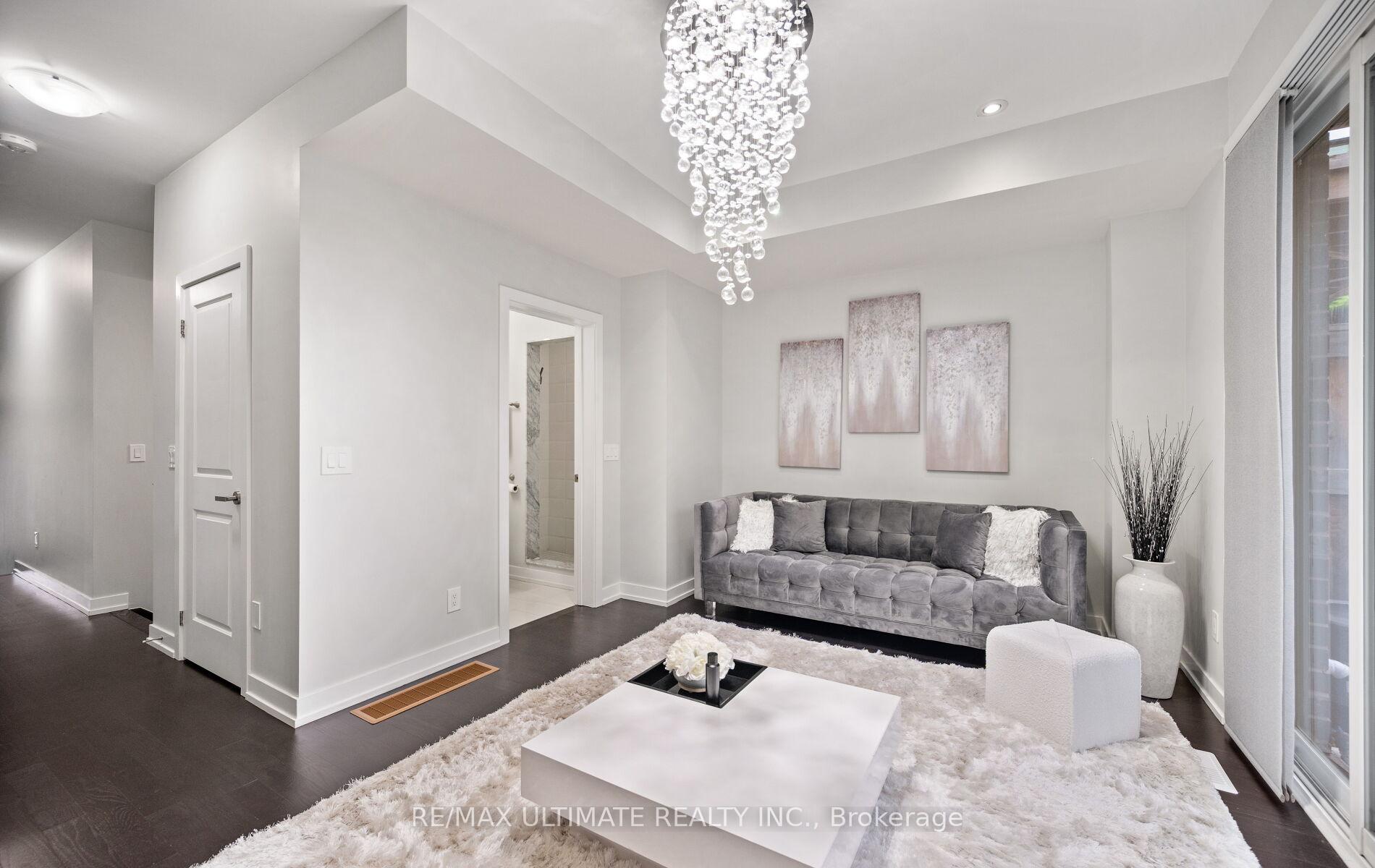 Photo 9 of 103 Glenngarry Crescent, Vaughan, Rural Vaughan — HOMEH