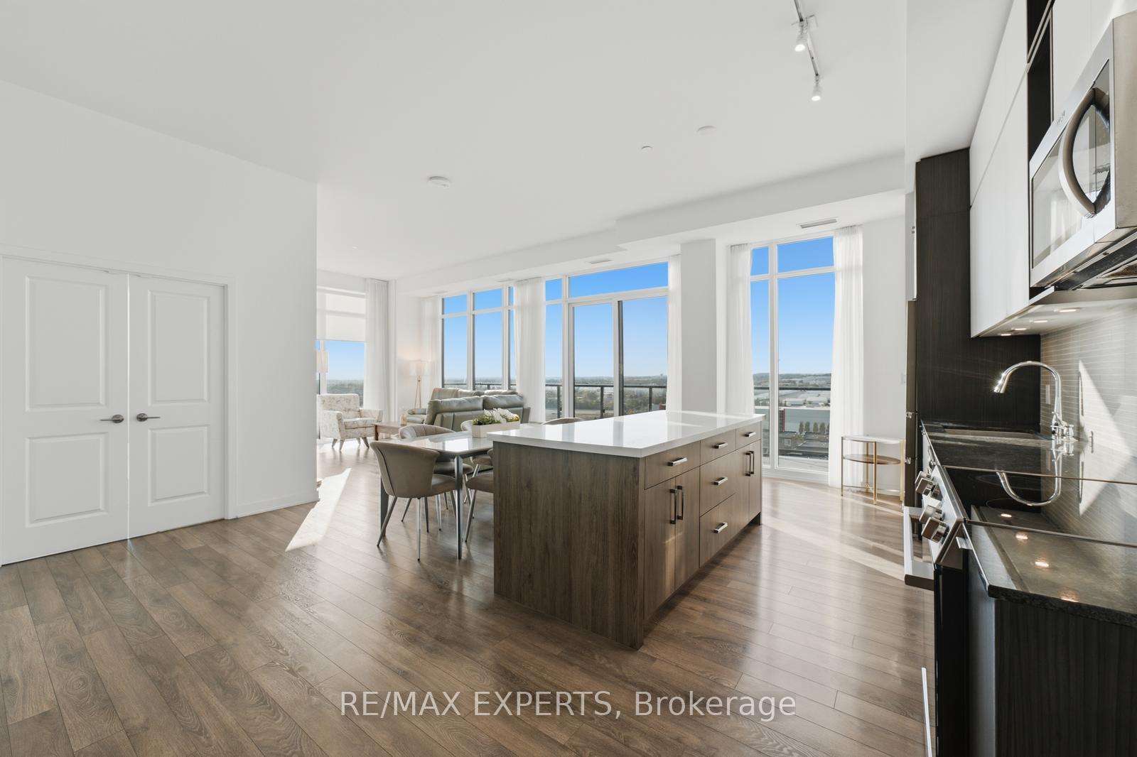 Photo 11 of Unit PH1210, 100 Eagle Rock Way, Vaughan, Rural Vaughan — HOMEH