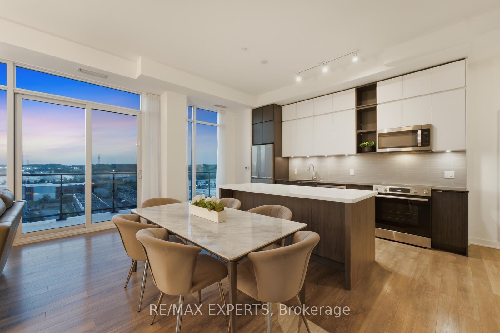 Photo 5 of Unit PH1210, 100 Eagle Rock Way, Vaughan, Rural Vaughan — HOMEH