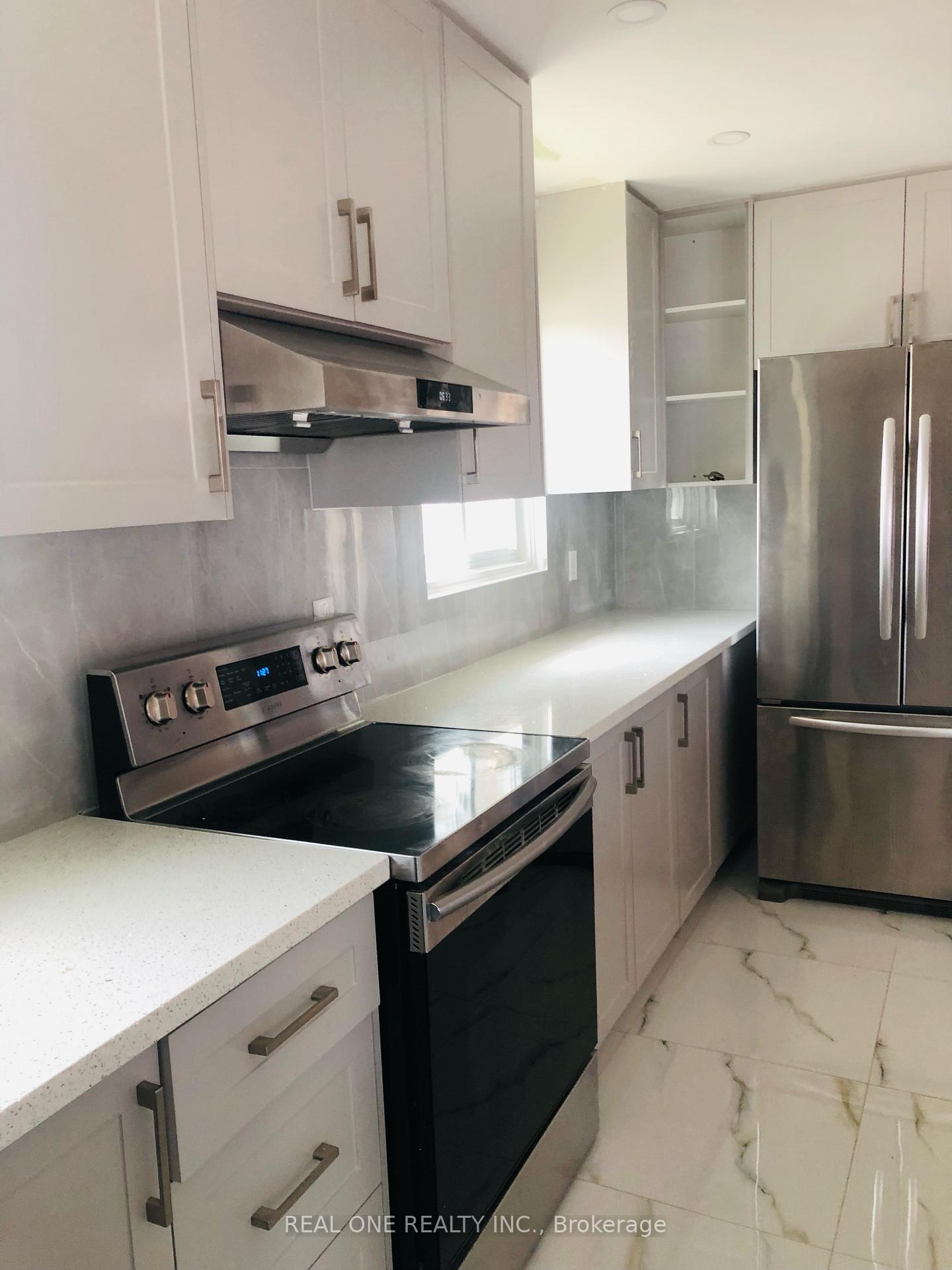 Photo 15 of Unit Upper L, 14 La Peer Boulevard, Scarborough, L'Amoreaux — HOMEH