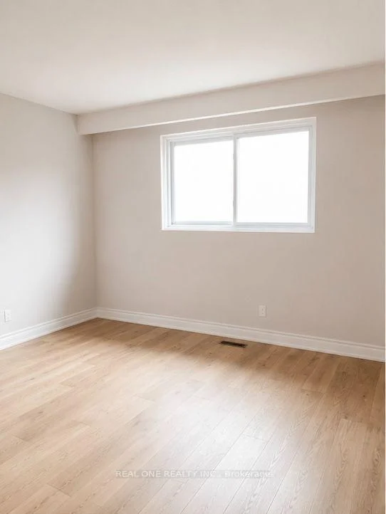 Photo 17 of Unit Upper L, 14 La Peer Boulevard, Scarborough, L'Amoreaux — HOMEH